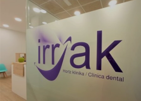 Entada clínica dental Irriak Hortz Klinika en Bilbao